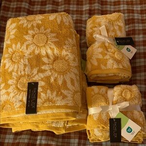 NWT-Rachel Zoe Sunflower 6 Piece Bath Towel Set